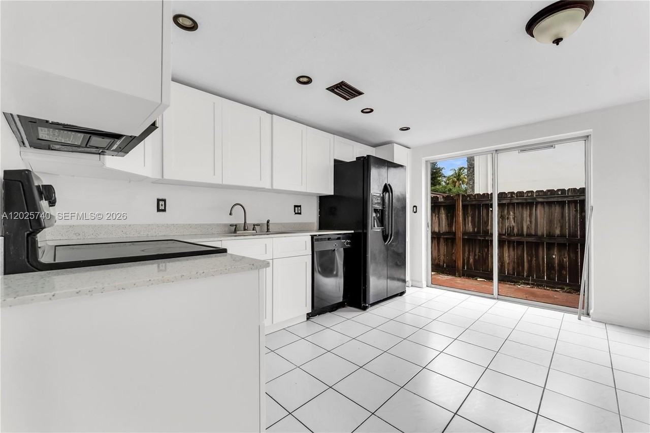 321 Sw 1st Ct #K4 - Photo 6 of 48