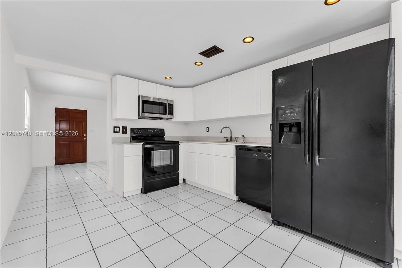 321 Sw 1st Ct #K4 - Photo 7 of 48