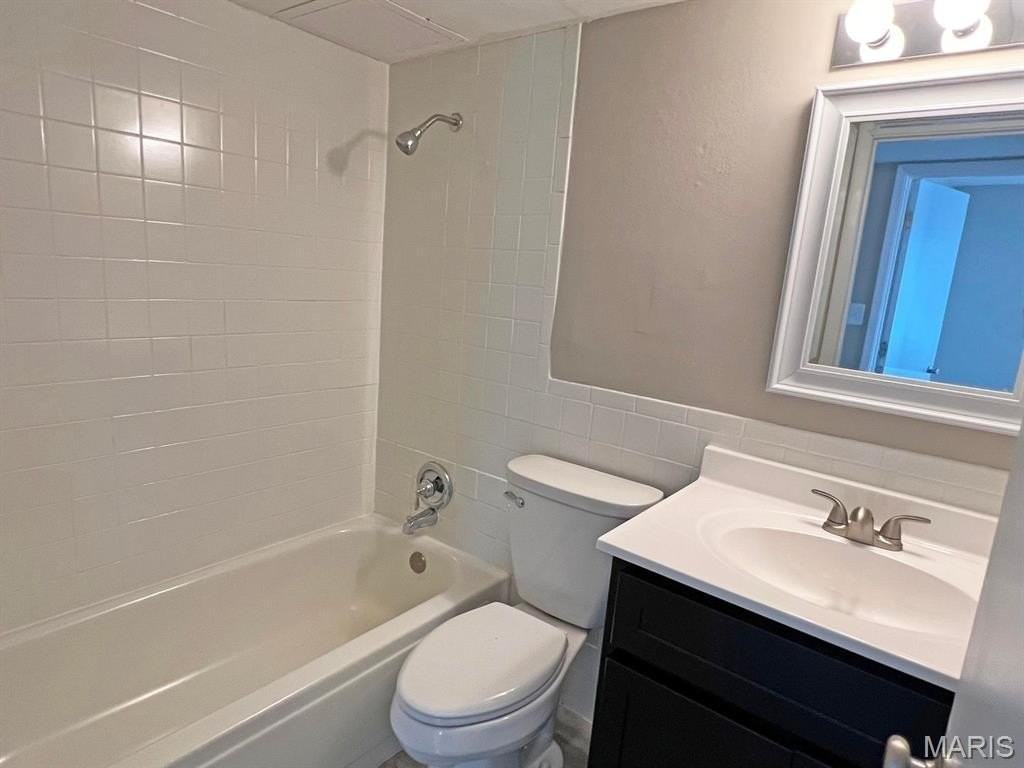 5468 Cologne Ave #B - Photo 5 of 6