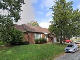 featured image of 1911 Foster Dr