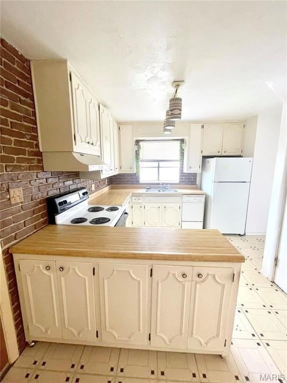 1911 Foster Dr - Photo 6 of 22