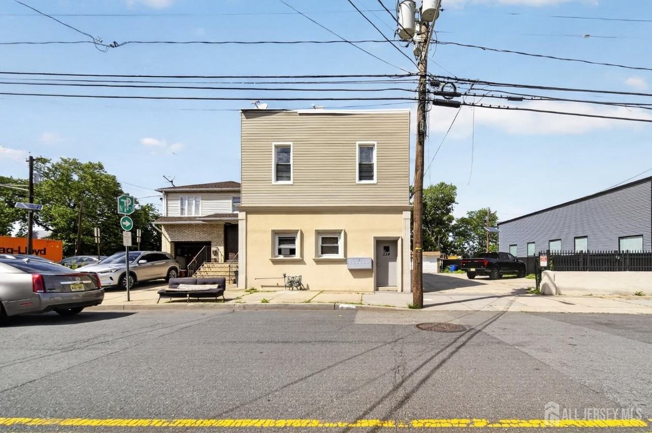 534 Roosevelt Ave #5