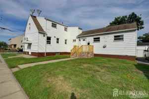 featured image of 115 Pulaski Ave #B