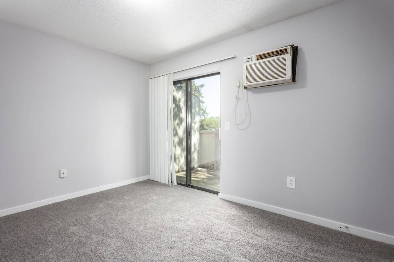 Glennwood Apartments - Photo 5 of 32