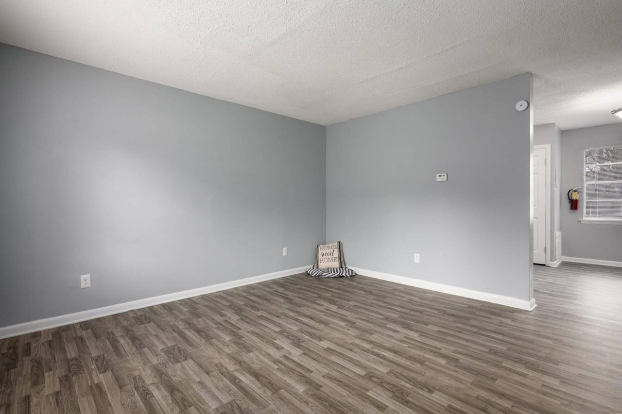Legacy Crossing Townhomes - Photo 4 of 17