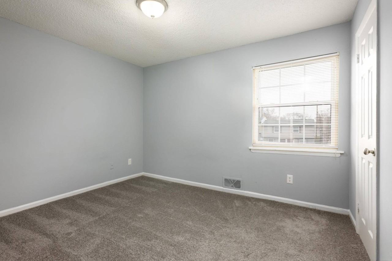 Legacy Crossing Townhomes - Photo 7 of 17