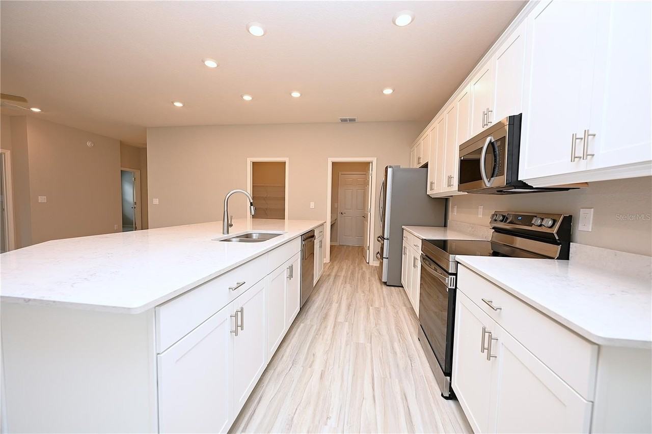 1731 Oceania Ave - Photo 5 of 47