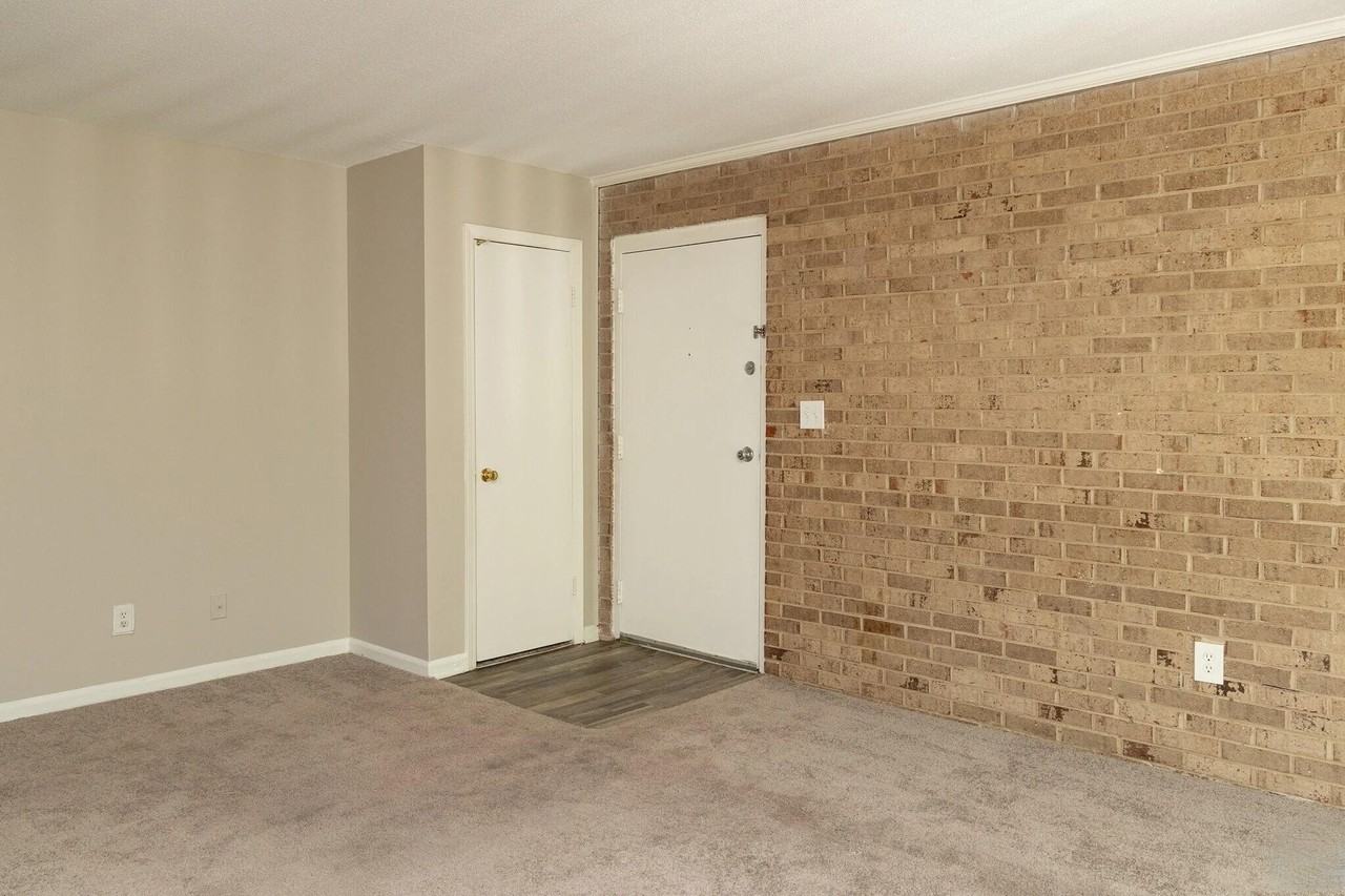 Residences at 1805 - Photo 4 of 20