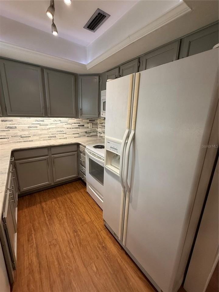 176 Ronnie Dr - Photo 4 of 13