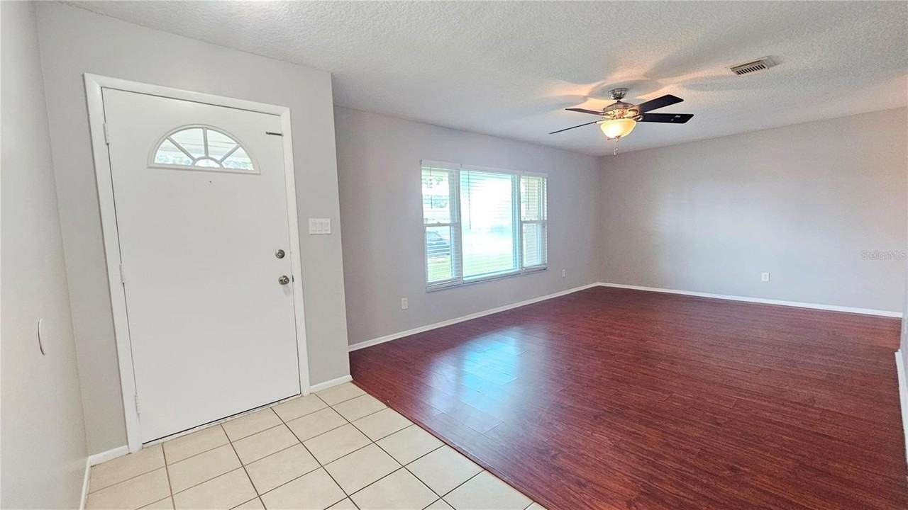 12112 Rotuma St - Photo 5 of 32