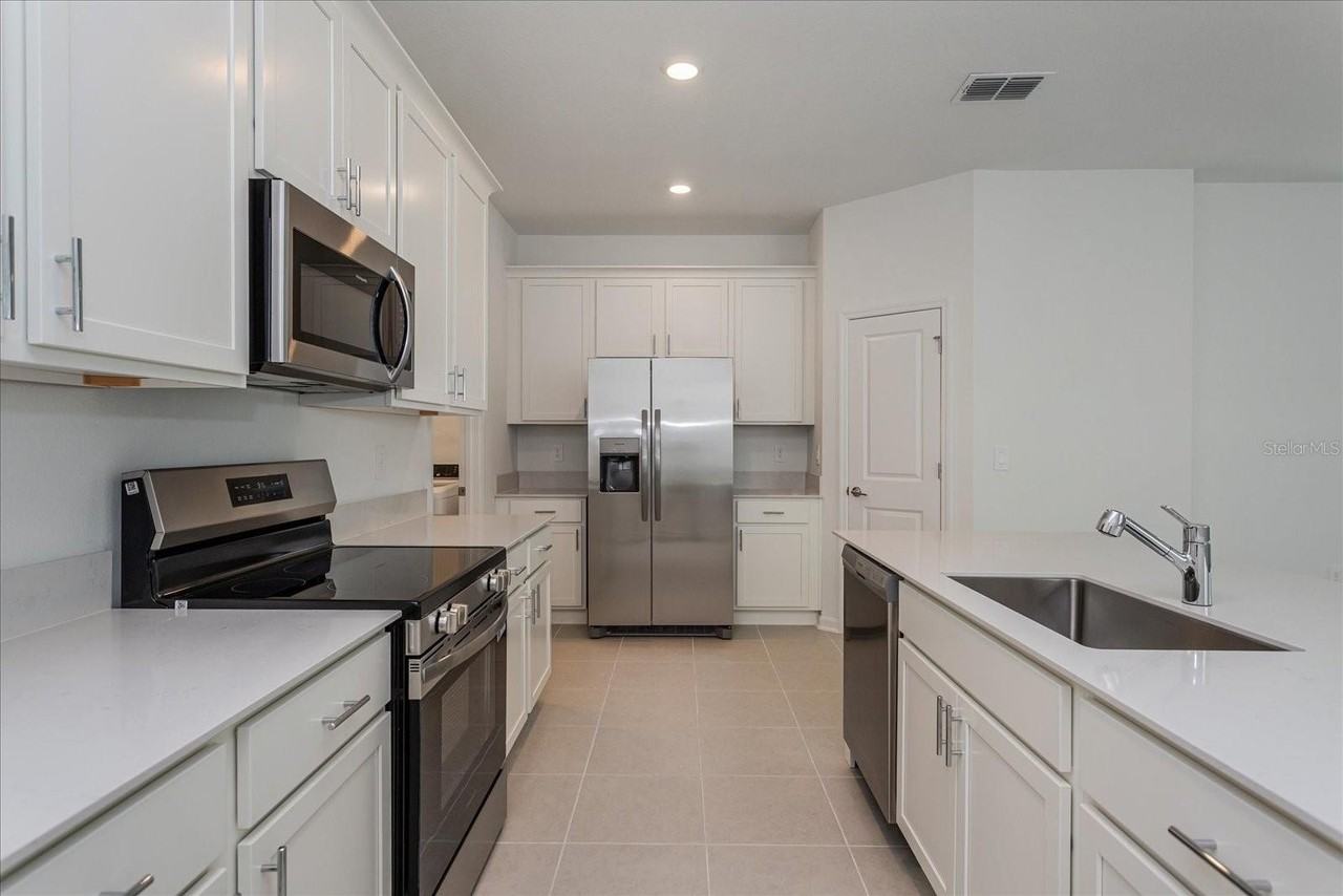 6041 WELLBEING WAY - Photo 4 of 21