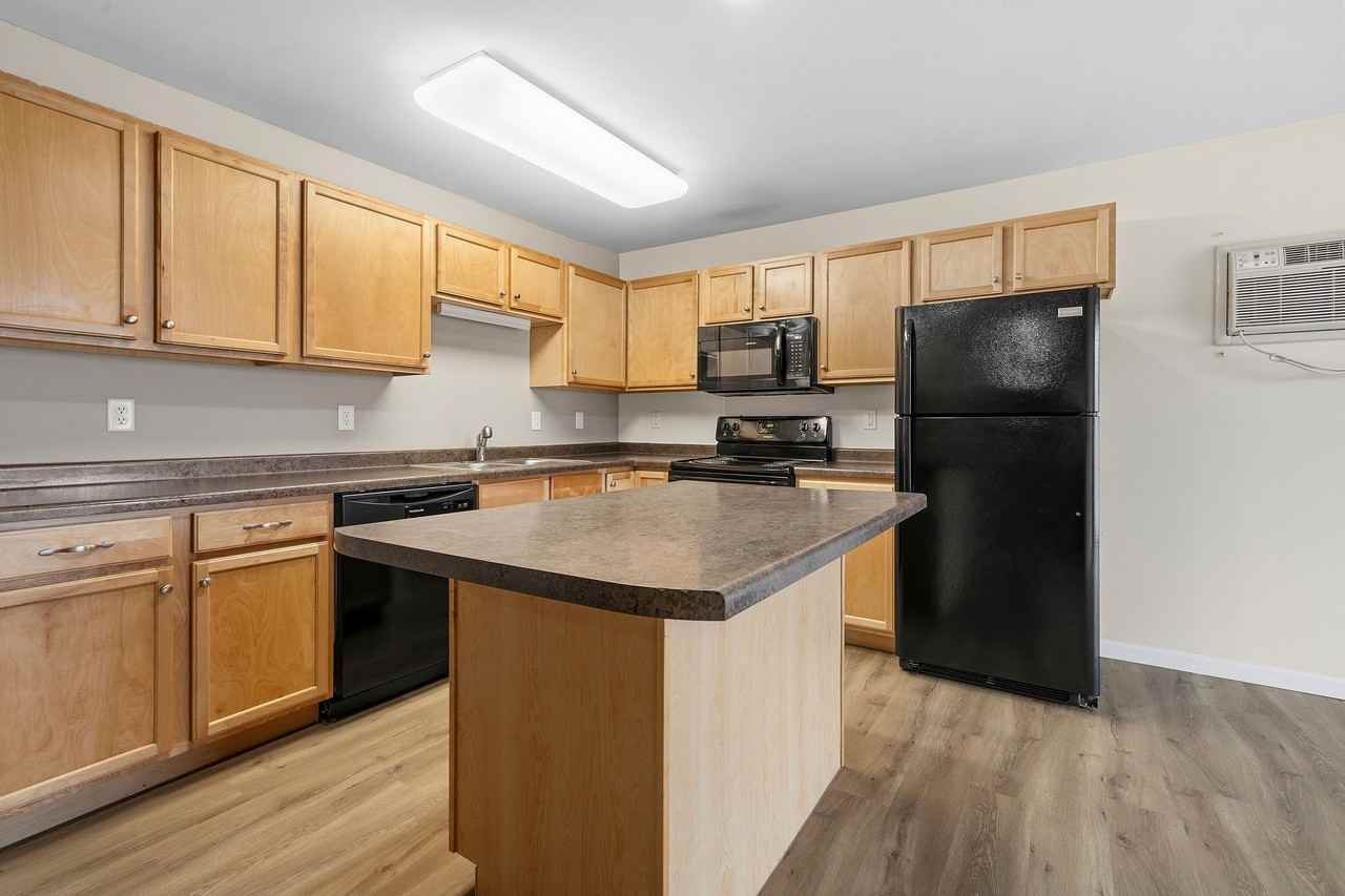 Minot Place Apartments - Photo 3 of 30