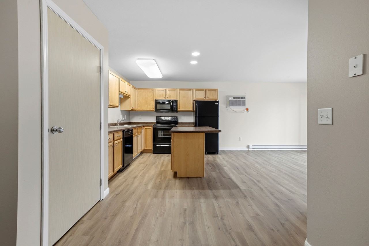 Minot Place Apartments - Photo 4 of 30
