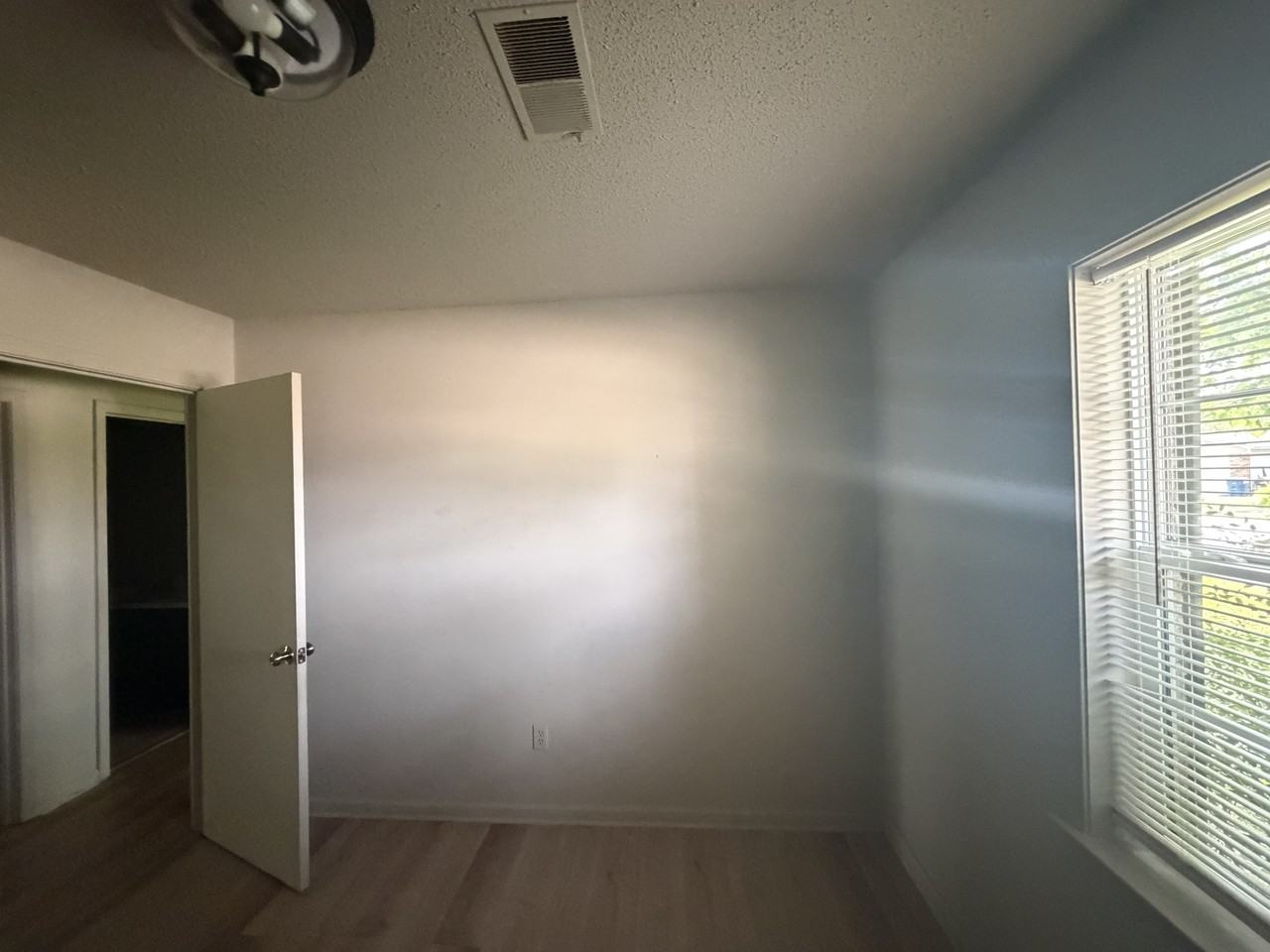 905 Maple Dr #1 - Photo 4 of 18