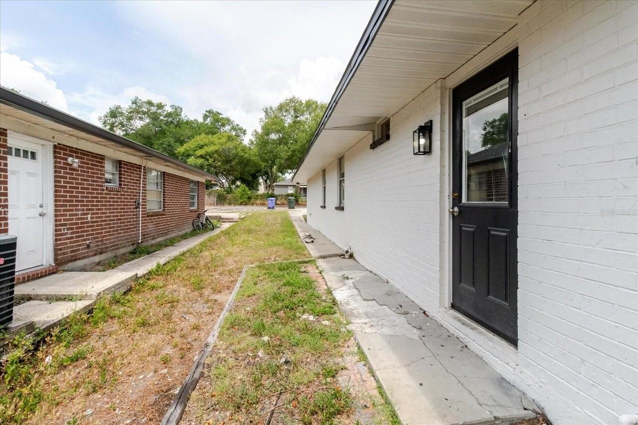 1134 Gilmore Ave - Photo 3 of 50