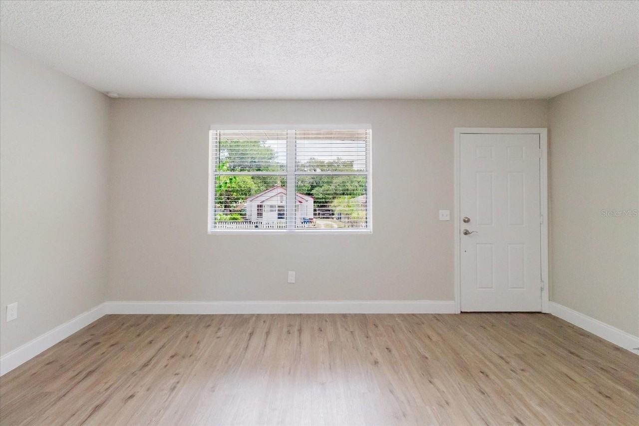1134 Gilmore Ave - Photo 5 of 50