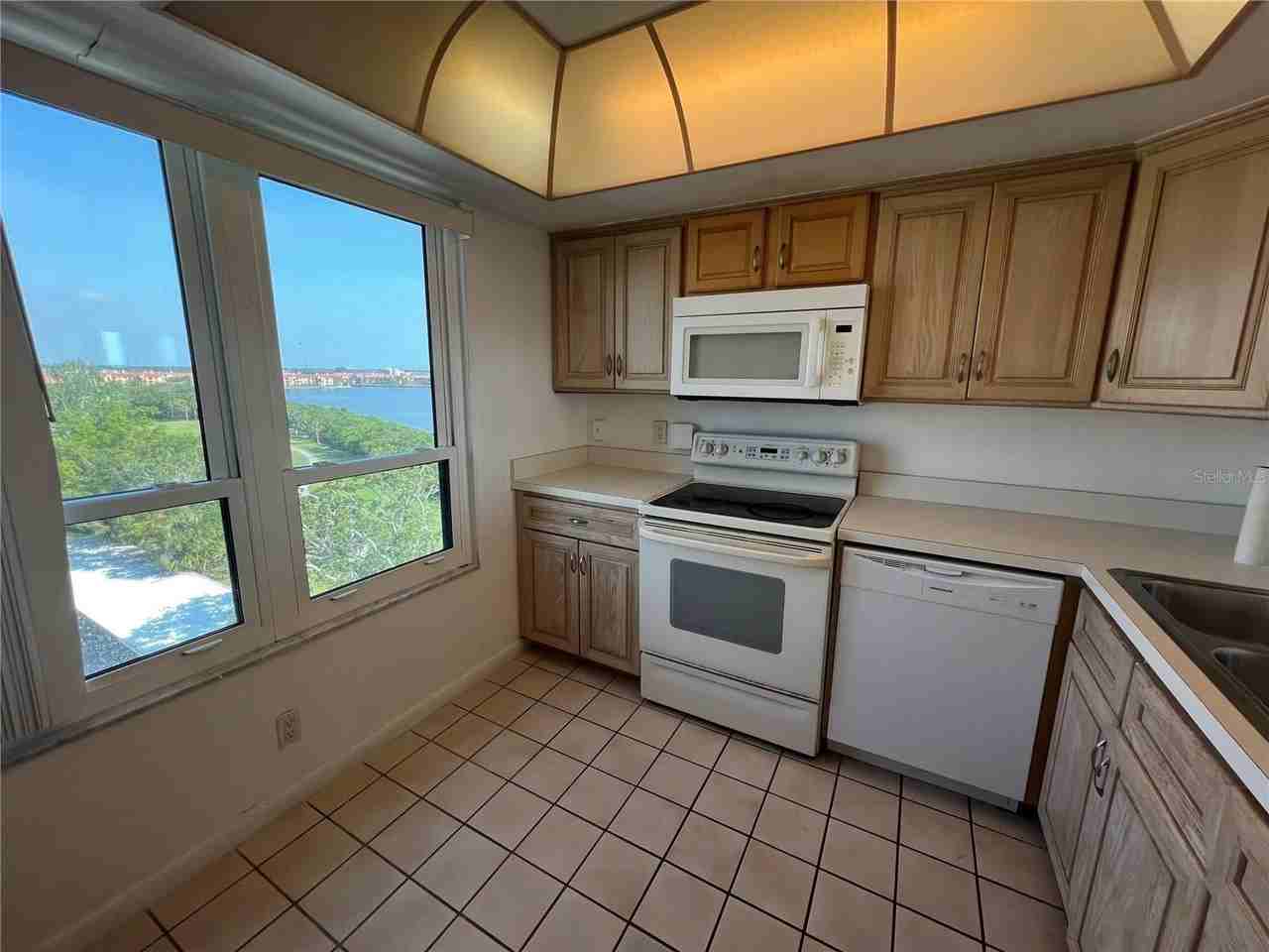 2616 Cove Cay Dr #701 - Photo 5 of 17