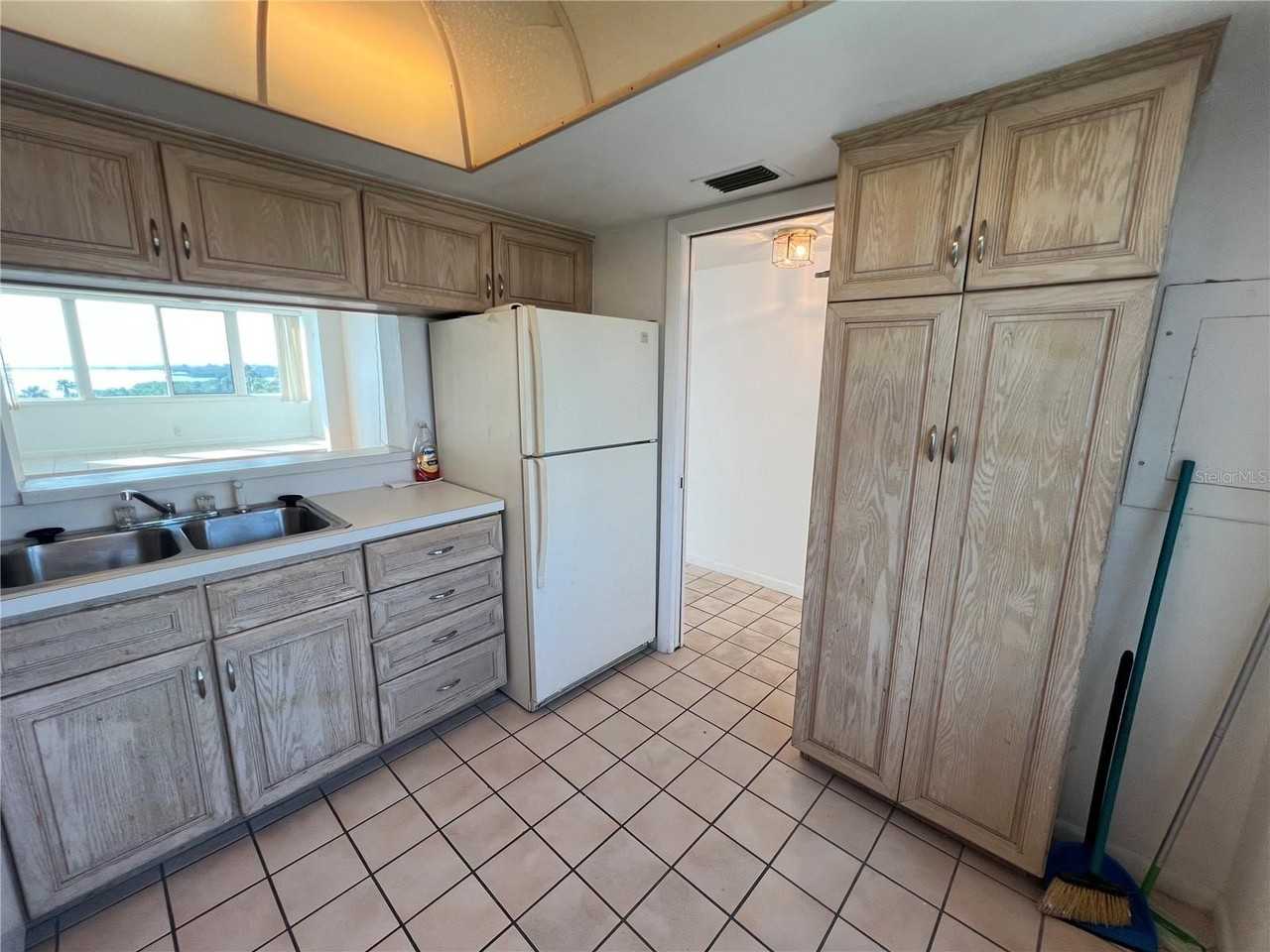 2616 Cove Cay Dr #701 - Photo 6 of 17