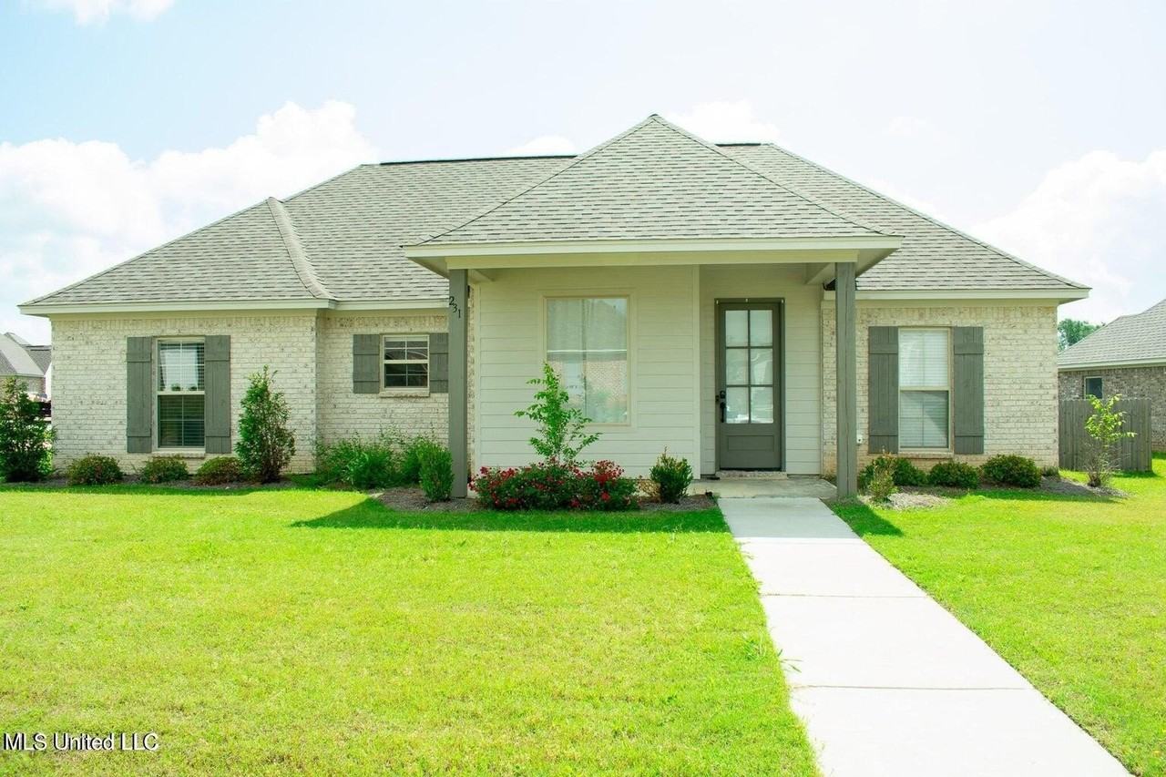 231 Buttonwood Ln