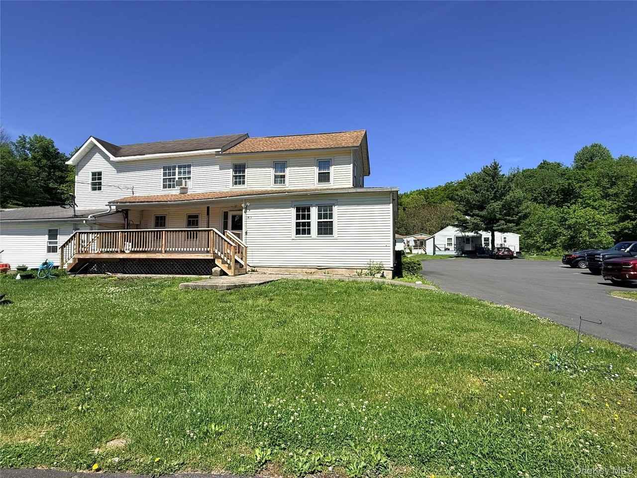 19 Quartz Ln #1 - Photo 2 of 25