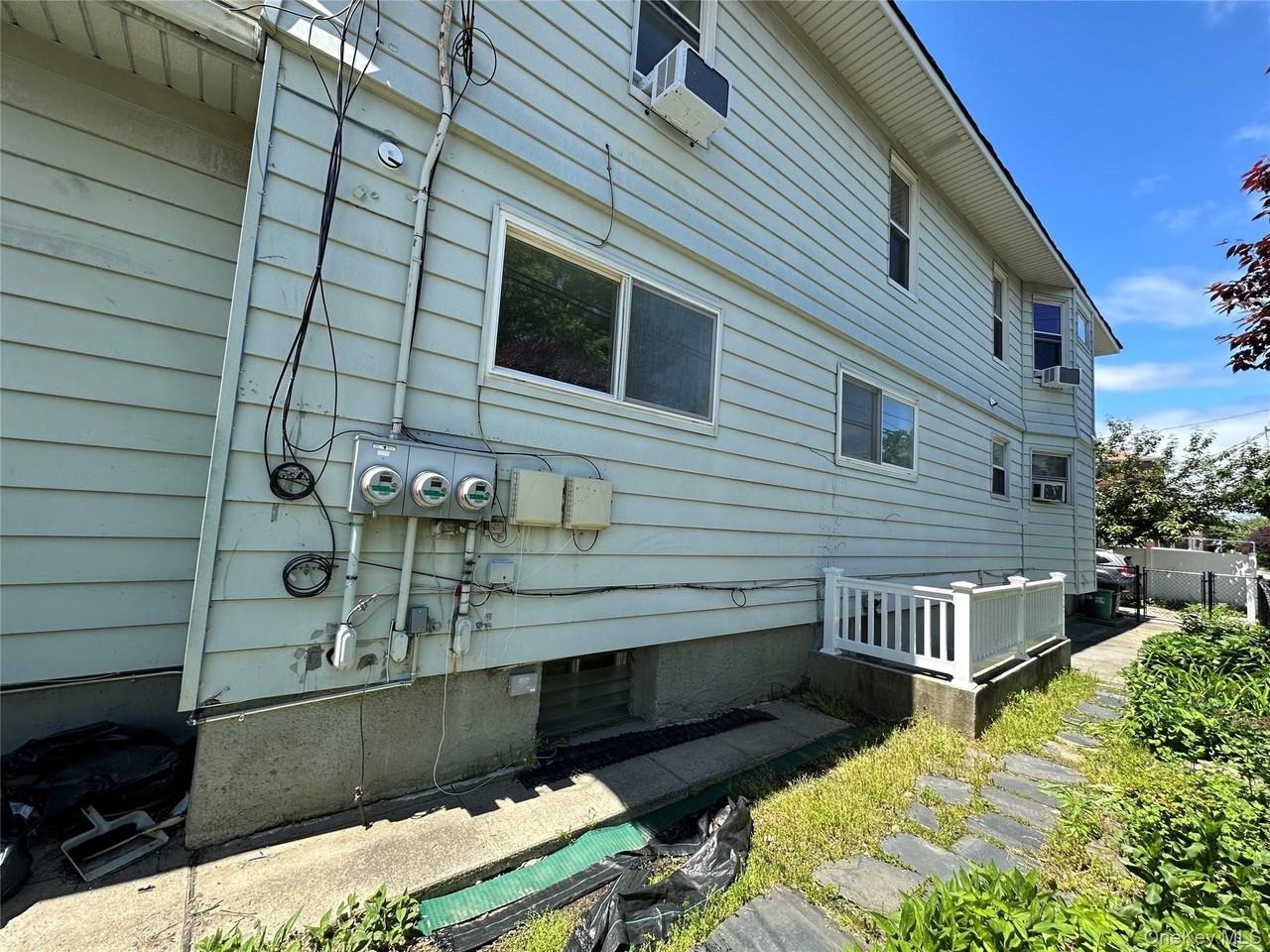 21349 39th Ave #1stFL - Photo 3 of 24