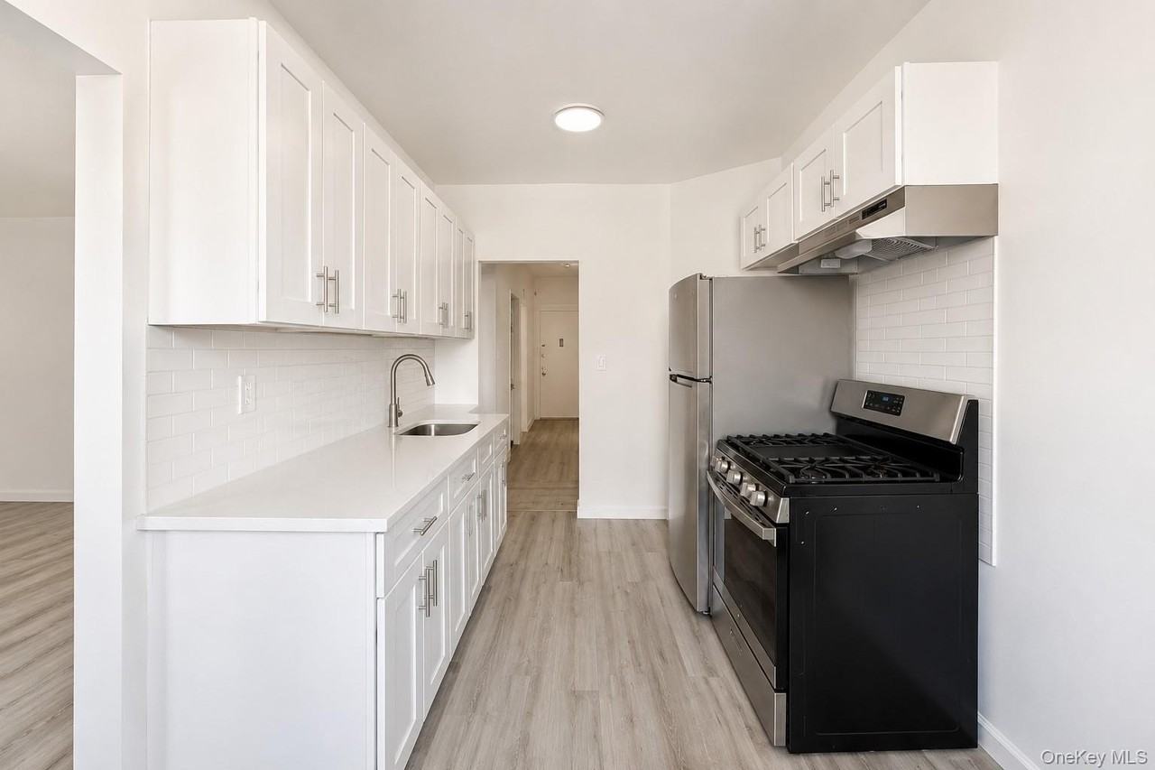 16810 Crocheron Ave #1A - Photo 4 of 11