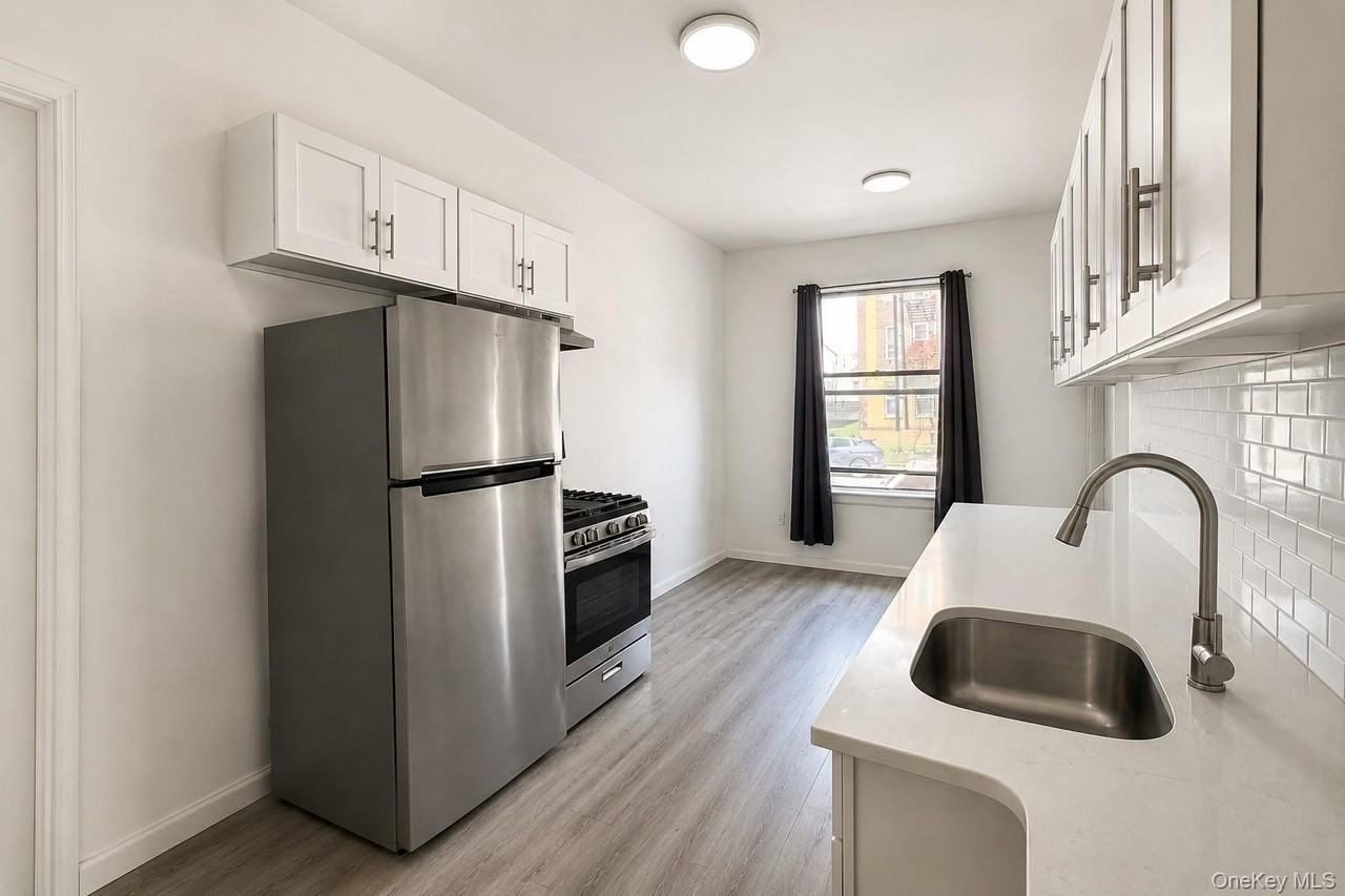 16810 Crocheron Ave #1A - Photo 5 of 11