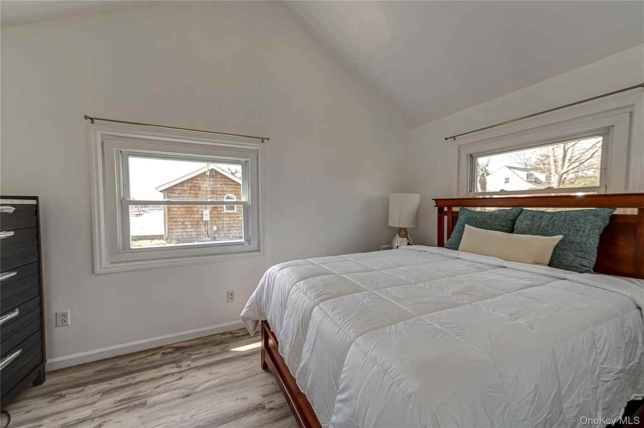 18 Shinnecock Rd #3 - Photo 5 of 9