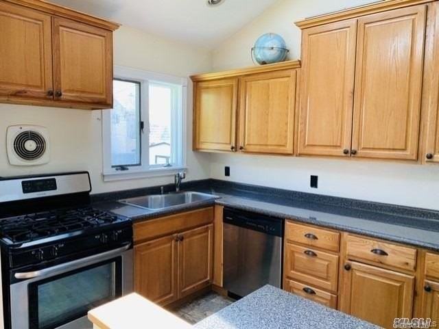 4 Willow Pl - Photo 7 of 15