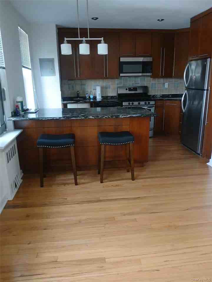 10533 66th Ave #6G - Photo 5 of 10