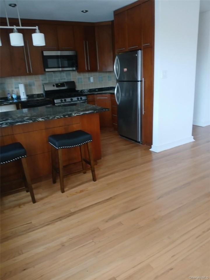 10533 66th Ave #6G - Photo 6 of 10