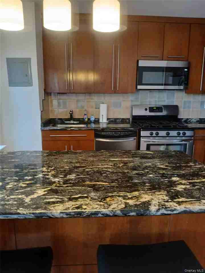 10533 66th Ave #6G - Photo 7 of 10