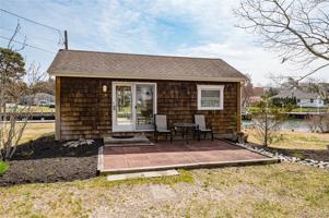featured image of 18 Shinnecock Rd #4