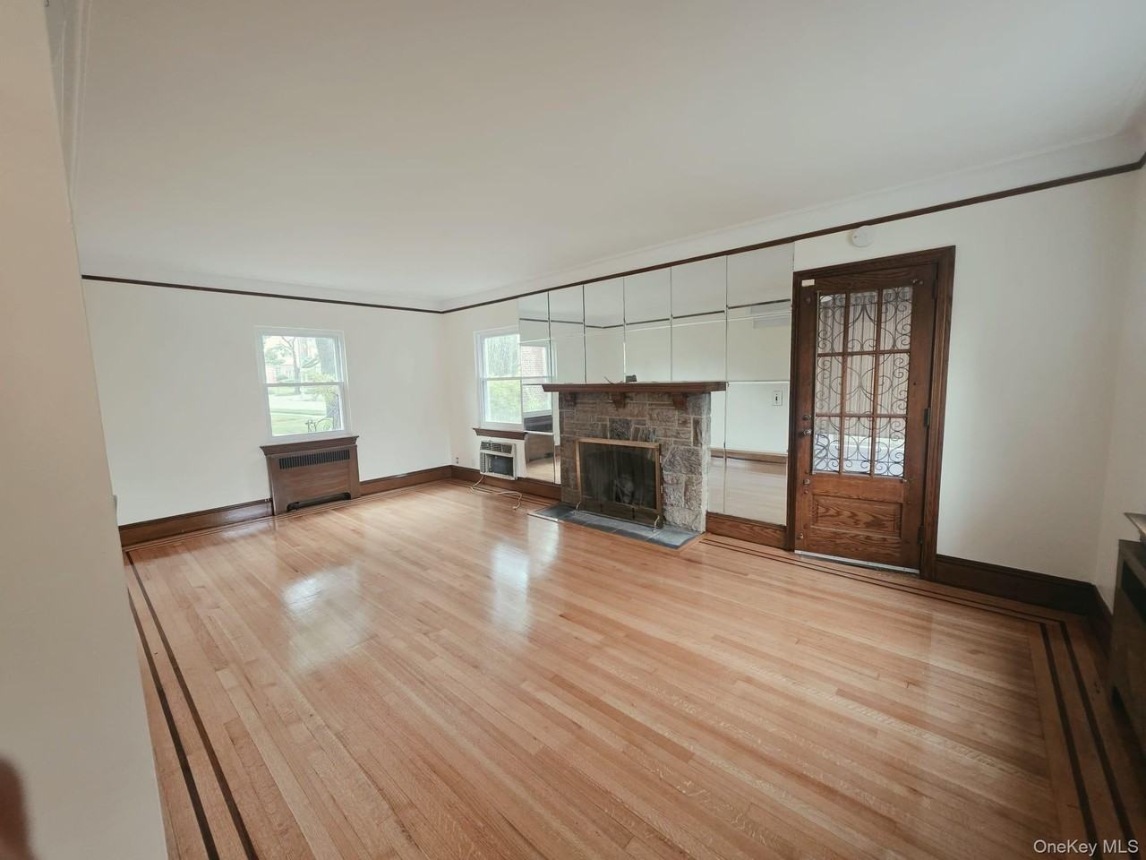 18015 Dalny Rd - Photo 2 of 10