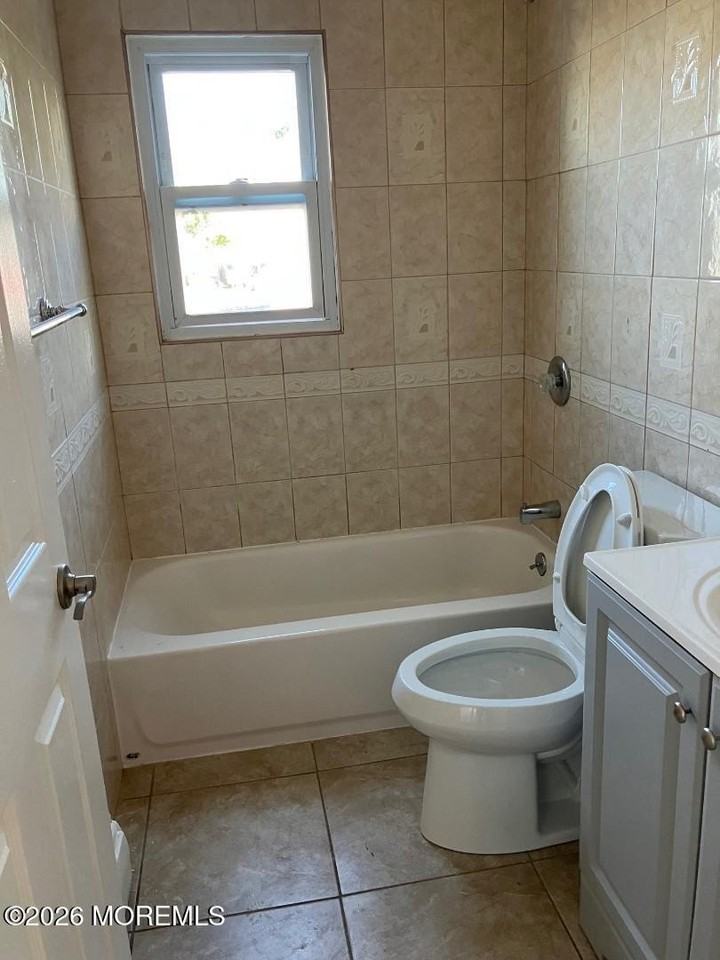 151 Stockton Ave #10 - Photo 3 of 5