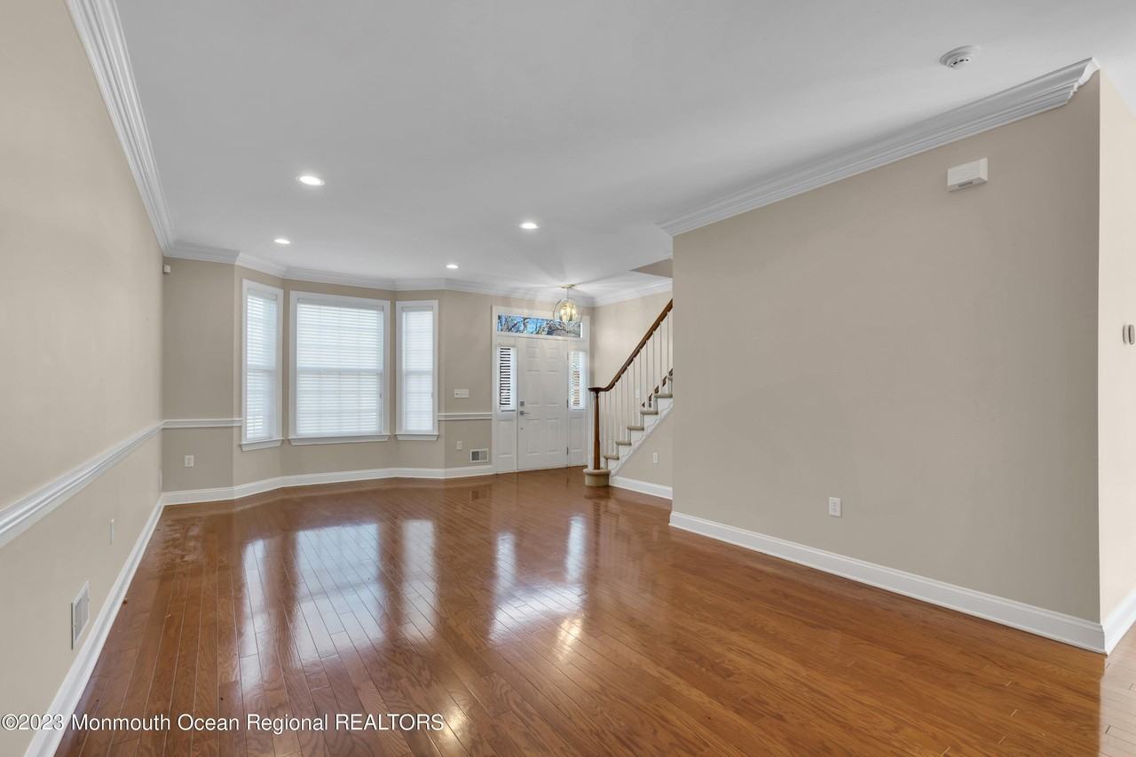 143 Shinnecock Dr - Photo 5 of 28