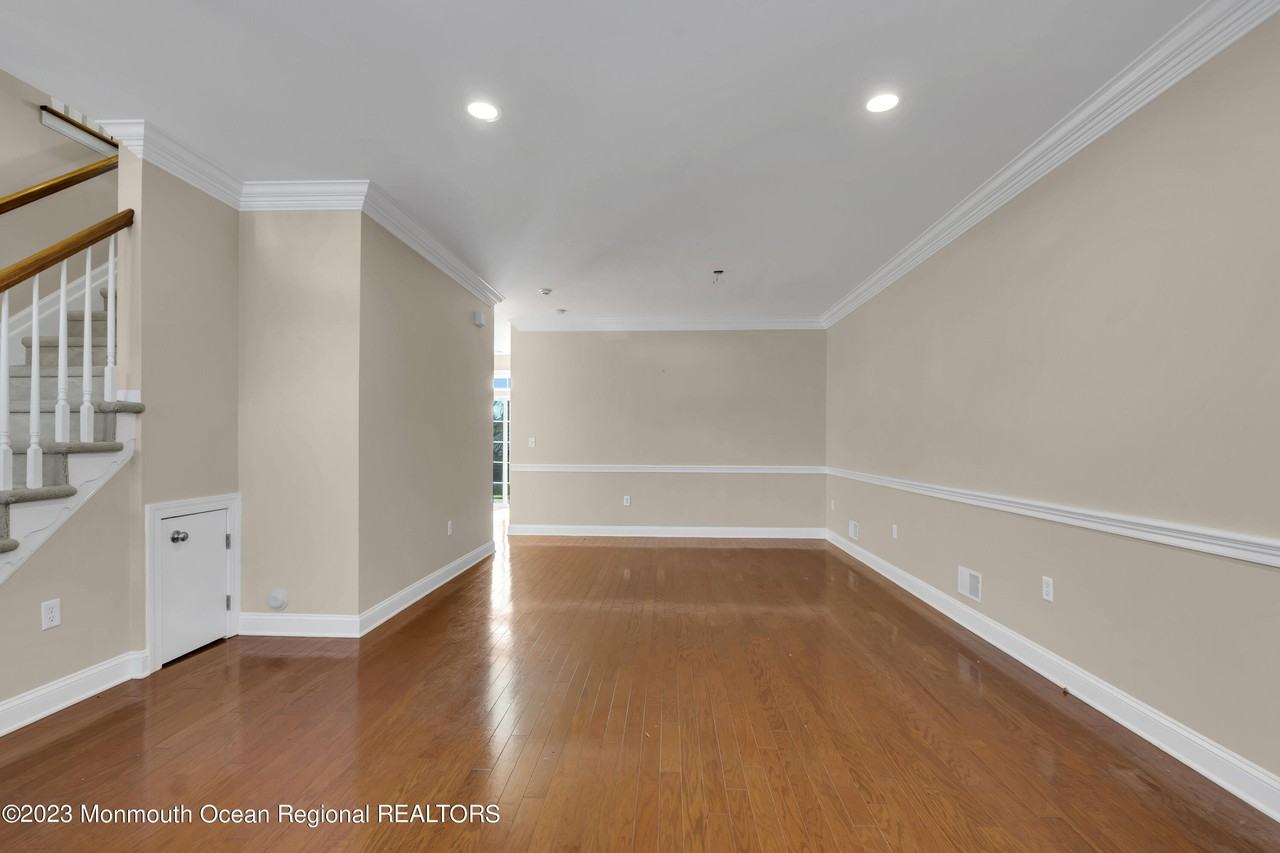 143 Shinnecock Dr - Photo 6 of 28