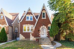 featured image of 1809 Euclid Ave