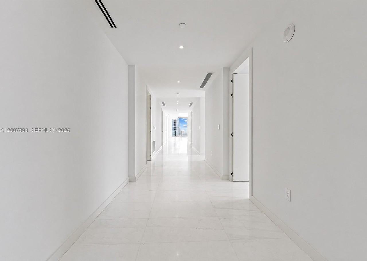 300 Biscayne Boulevard Way #4201E - Photo 4 of 8