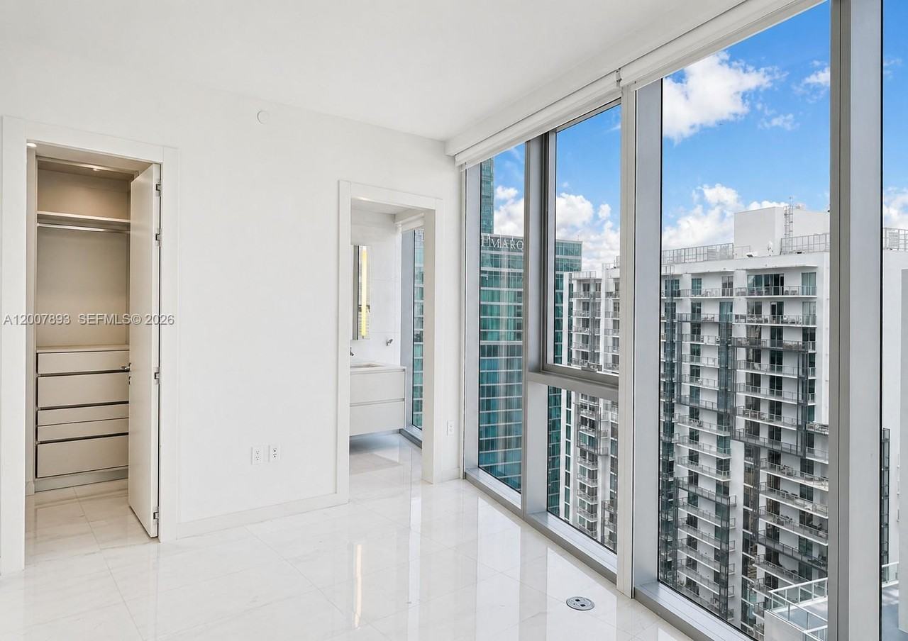 300 Biscayne Boulevard Way #4201E - Photo 7 of 8