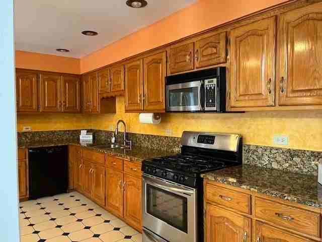 16501 Nottingham Ct - Photo 4 of 22