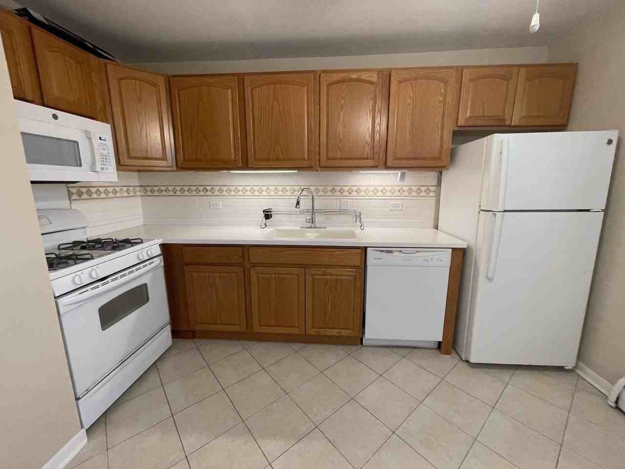 118 Boardwalk St #2E - Photo 4 of 7