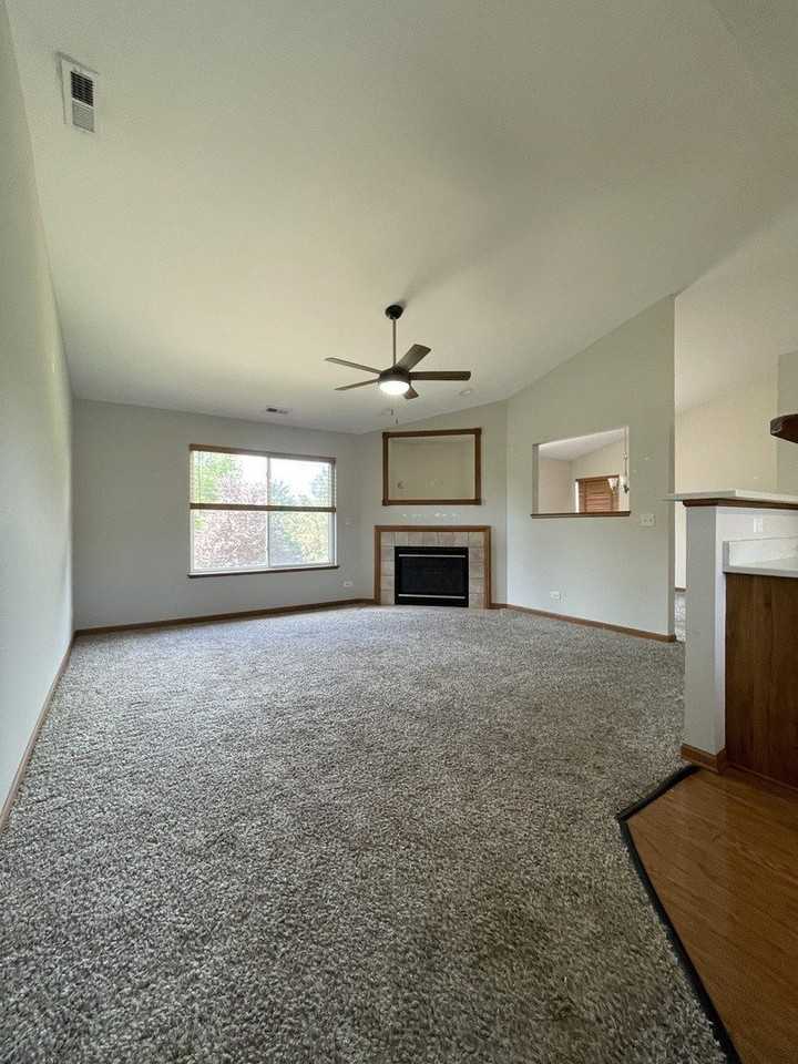 3609 Roanoke Ave - Photo 4 of 19