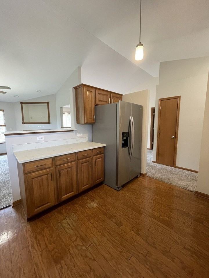 3609 Roanoke Ave - Photo 7 of 19