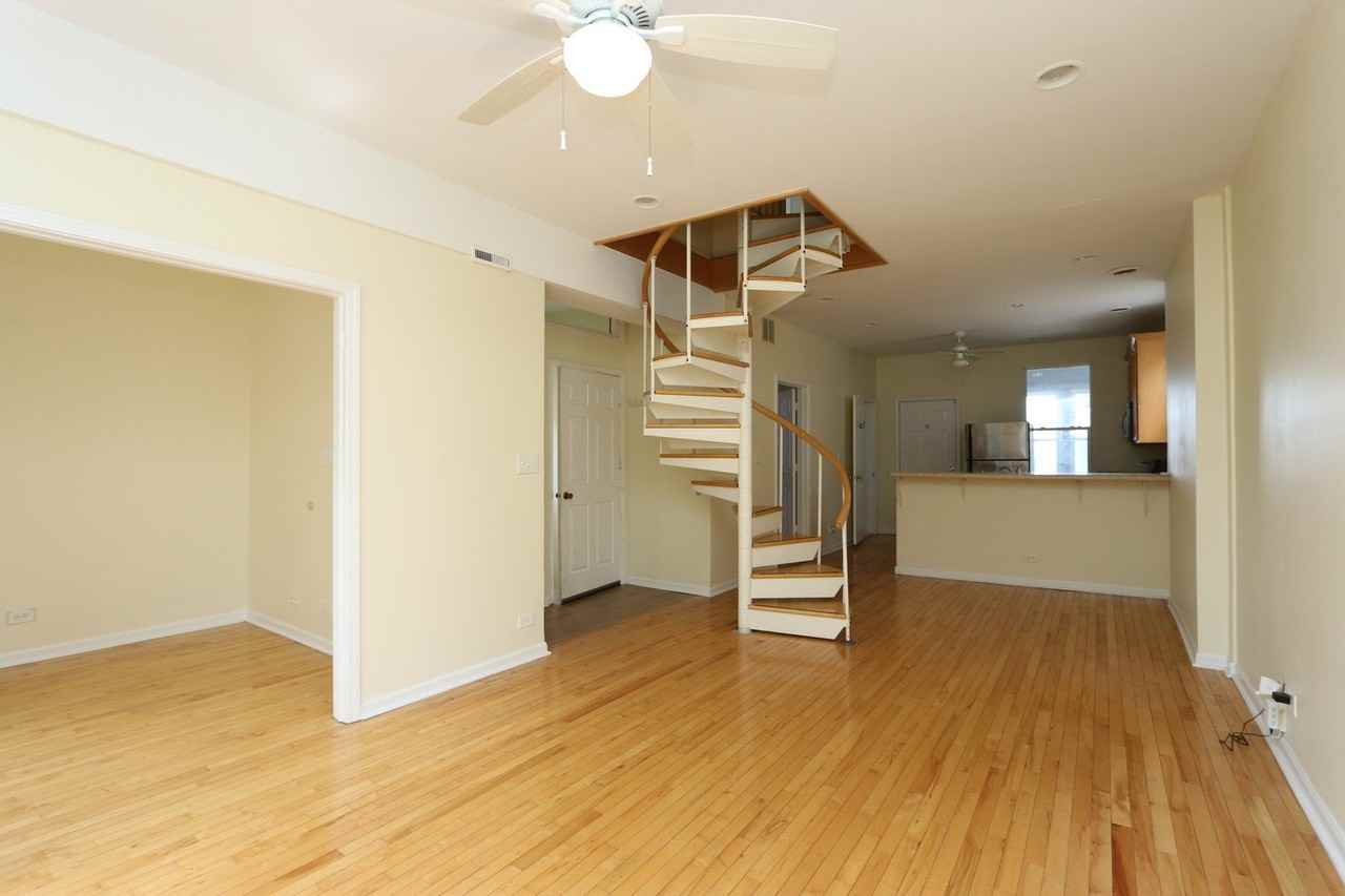 2342 W Barry Ave #2nd - Photo 3 of 12