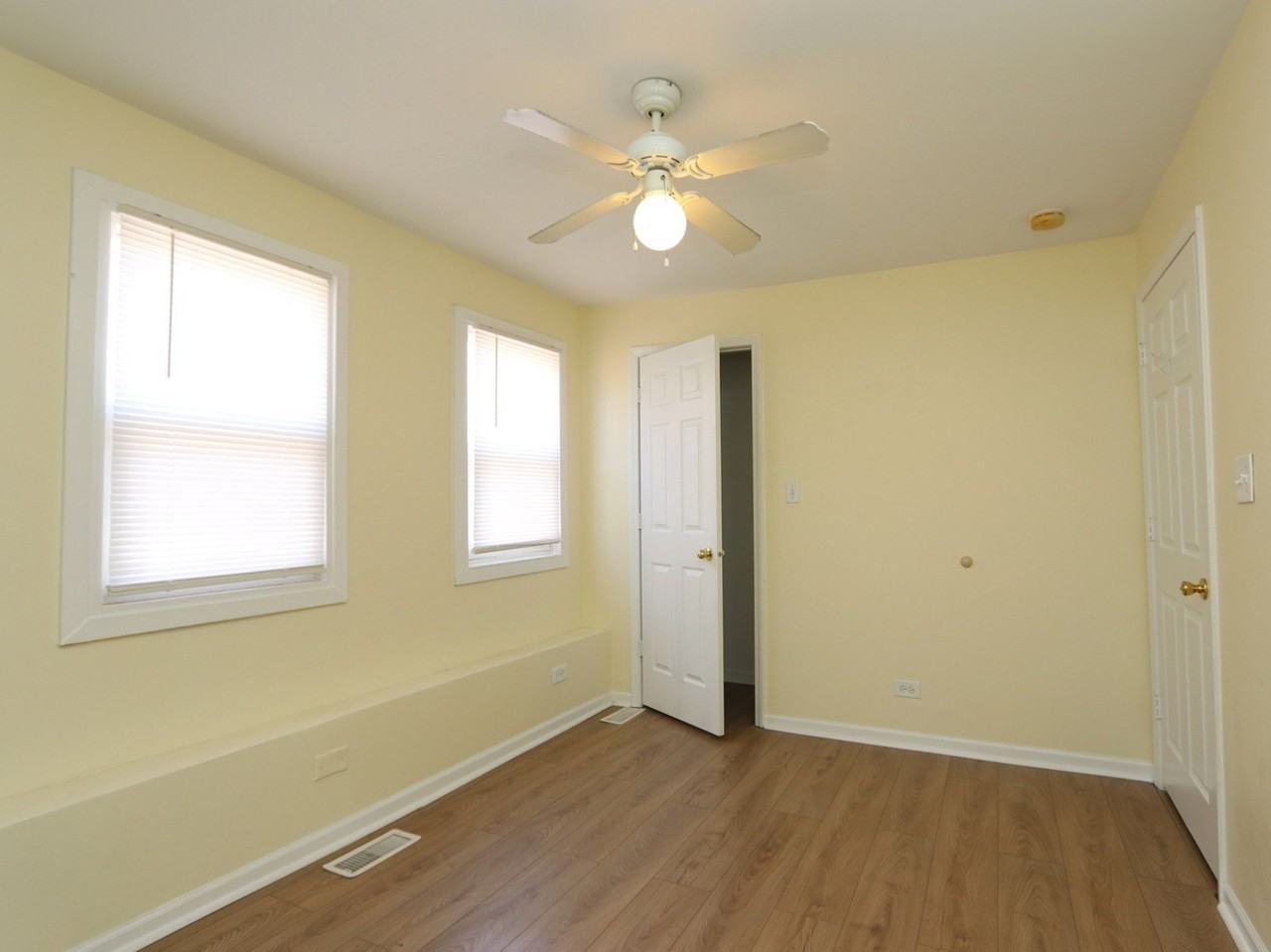 2342 W Barry Ave #2nd - Photo 6 of 12