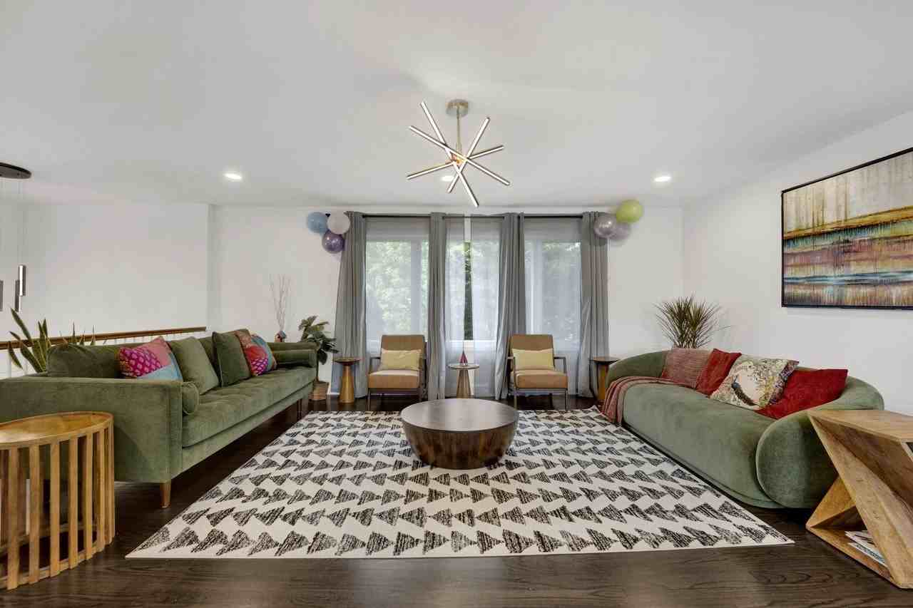 1135 Crestwood Dr - Photo 4 of 31
