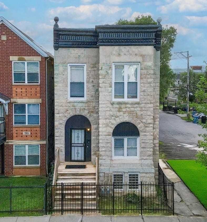 209 S Albany Ave #1