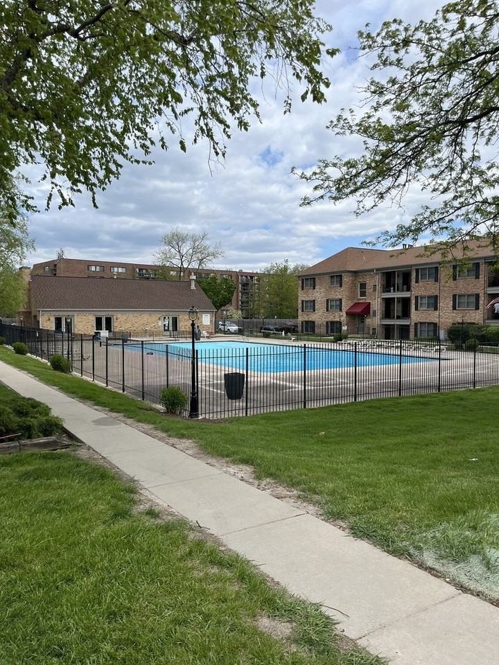 1728 Fayette Walk #M - Photo 2 of 17