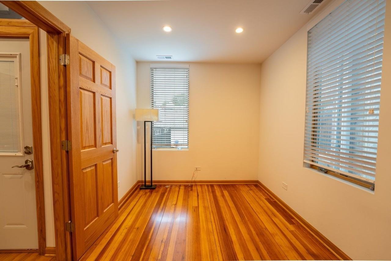 3324 N Hoyne Ave #1 - Photo 5 of 19
